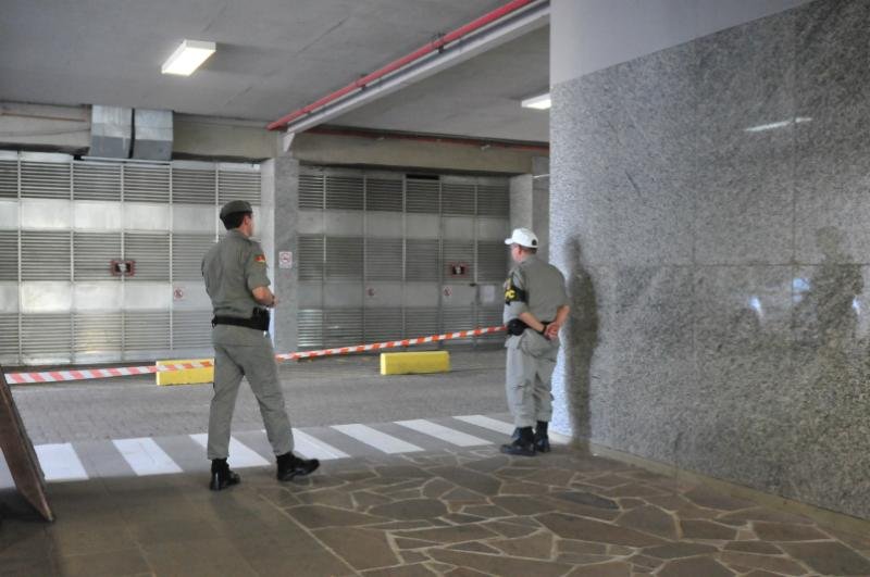 Quatro criminosos roubaram cerca de R$ 20 mil