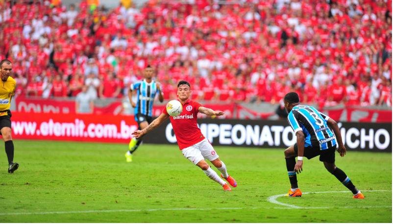 Ar&aacute;nguiz est&aacute; fora do Gre-Nal deste domingo 