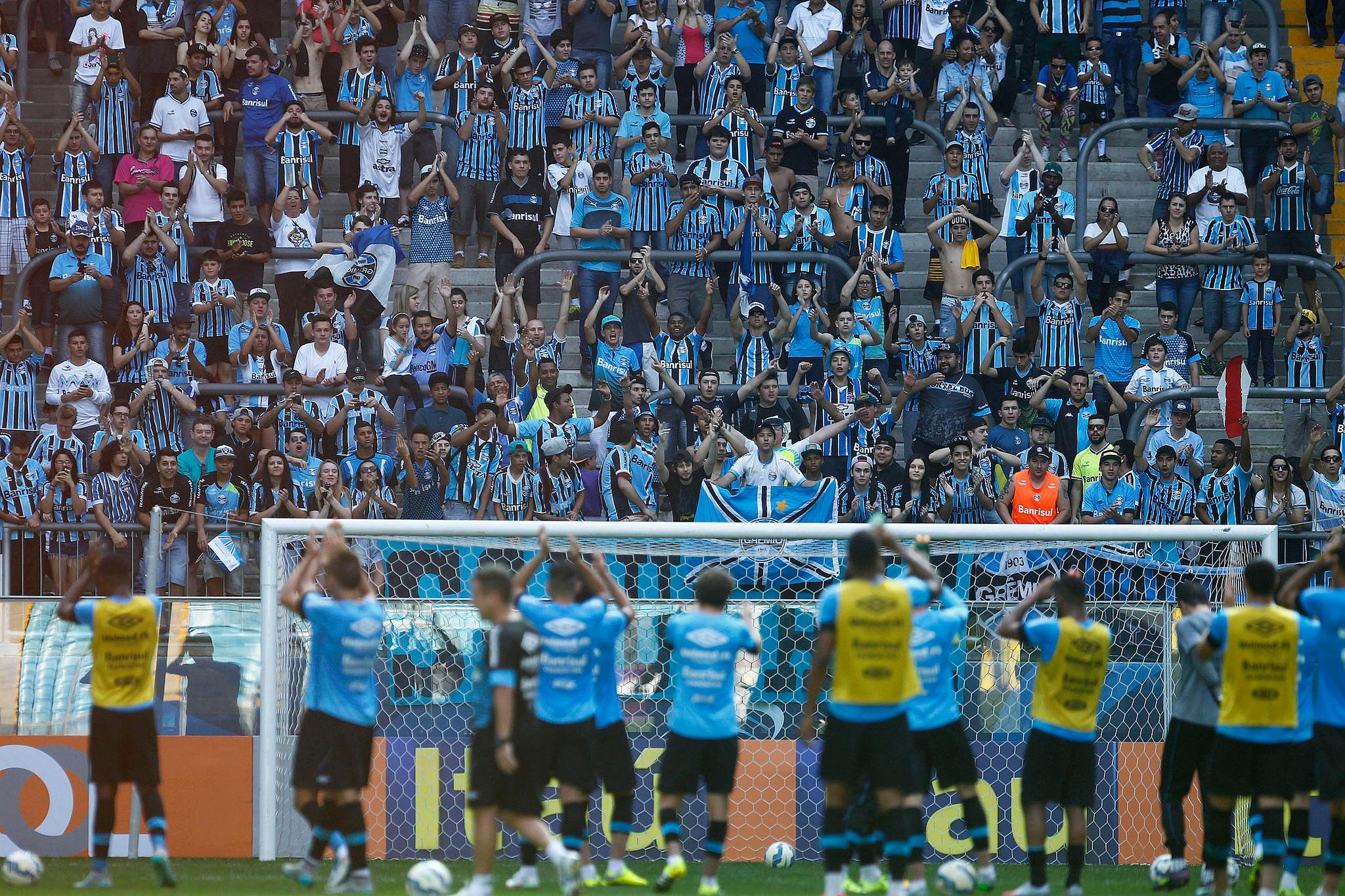 Jogadores do Gr&ecirc;mio agradeceram o apoio da torcida