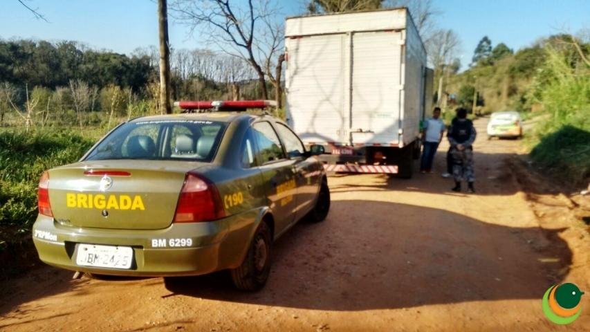 Carga de armas e muni&ccedil;&otilde;es &eacute; roubada em Passo Fundo