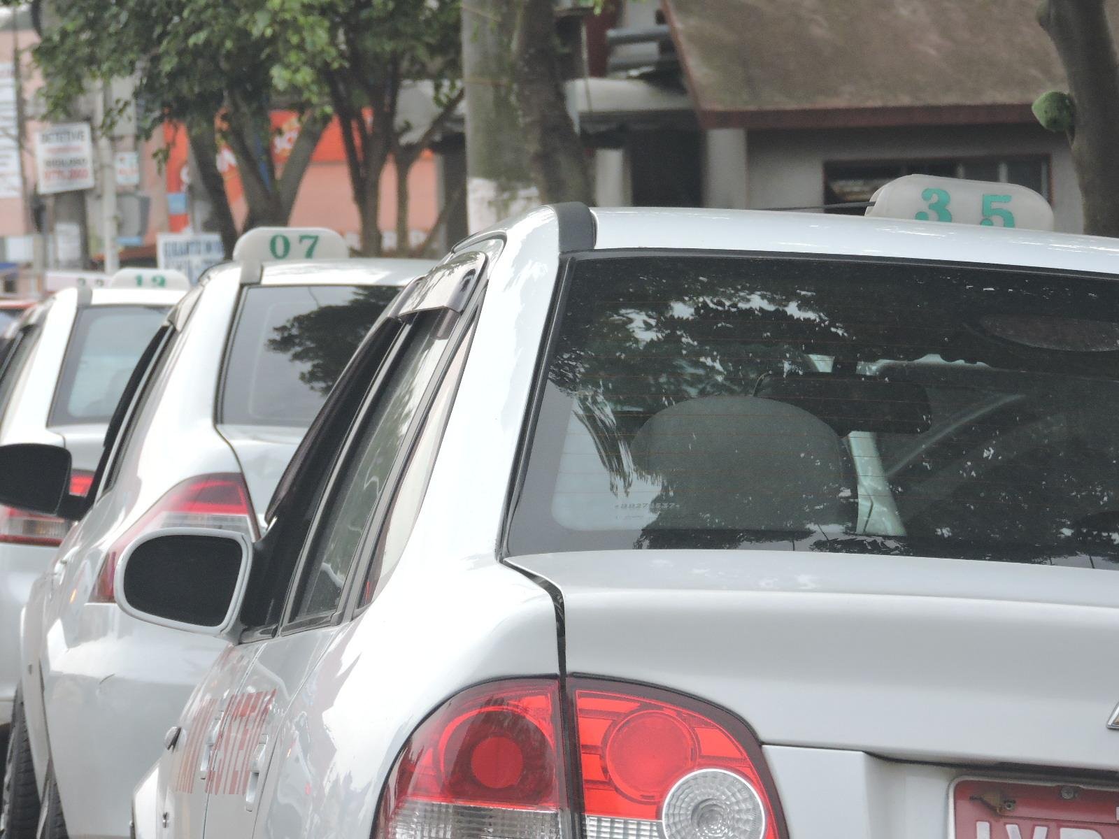 Prefeitura de Canoas assina edital para novos t&aacute;xis
