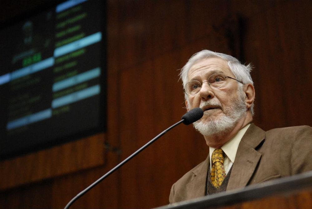 Ibsen Pinheiro afirma ser contra o aumento, mas disse que votar&aacute; a favor para apoiar o governo