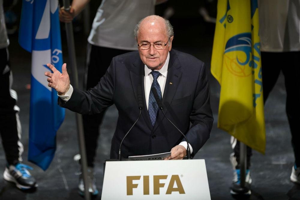 Joseph Blatter pede limite a jogadores estrangeiros em clubes da Europa