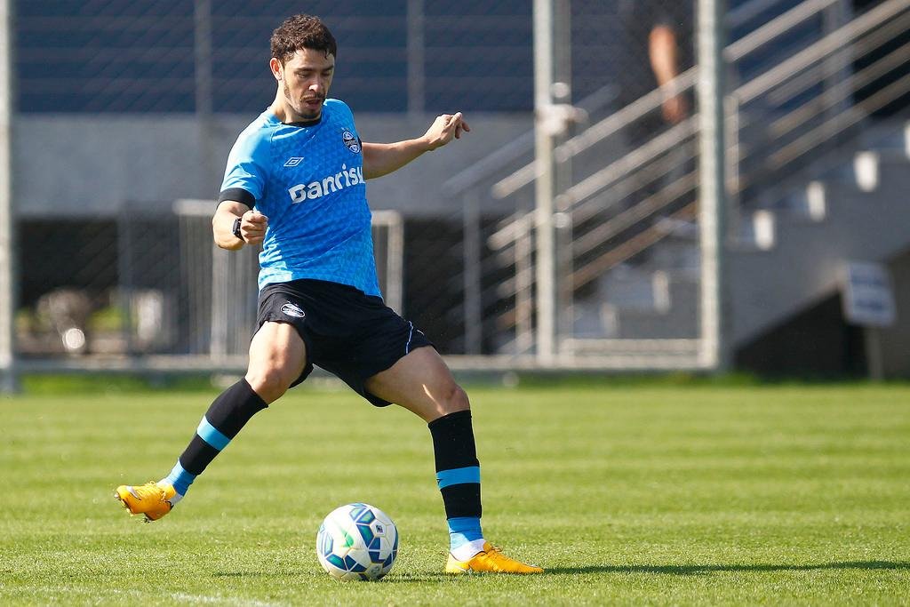 Giuliano alerta para as dificuldades f&iacute;sicas que o Gr&ecirc;mio ter&aacute; no pr&oacute;ximo m&ecirc;s