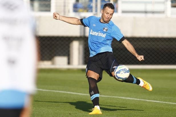 Bob&ocirc; deve estrear como titular do Gr&ecirc;mio contra Joinville