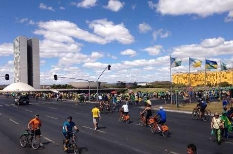 Pol&iacute;cia Militar do DF contabilizou 25 mil pessoas no protesto