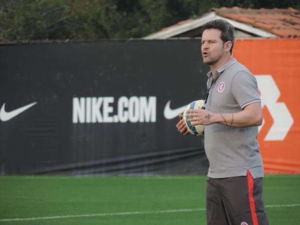 Argel estreia no comando do Inter contra o Cruzeiro