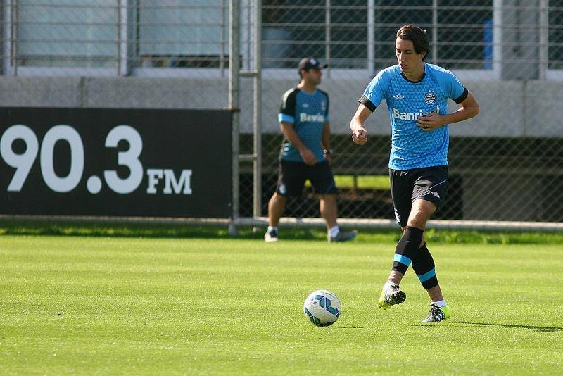 Geromel destacou dificuldades de jogar no Couto Pereira