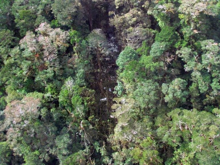 Equipes de resgate encontram 54 corpos ap&oacute;s acidente a&eacute;reo na Indon&eacute;sia 