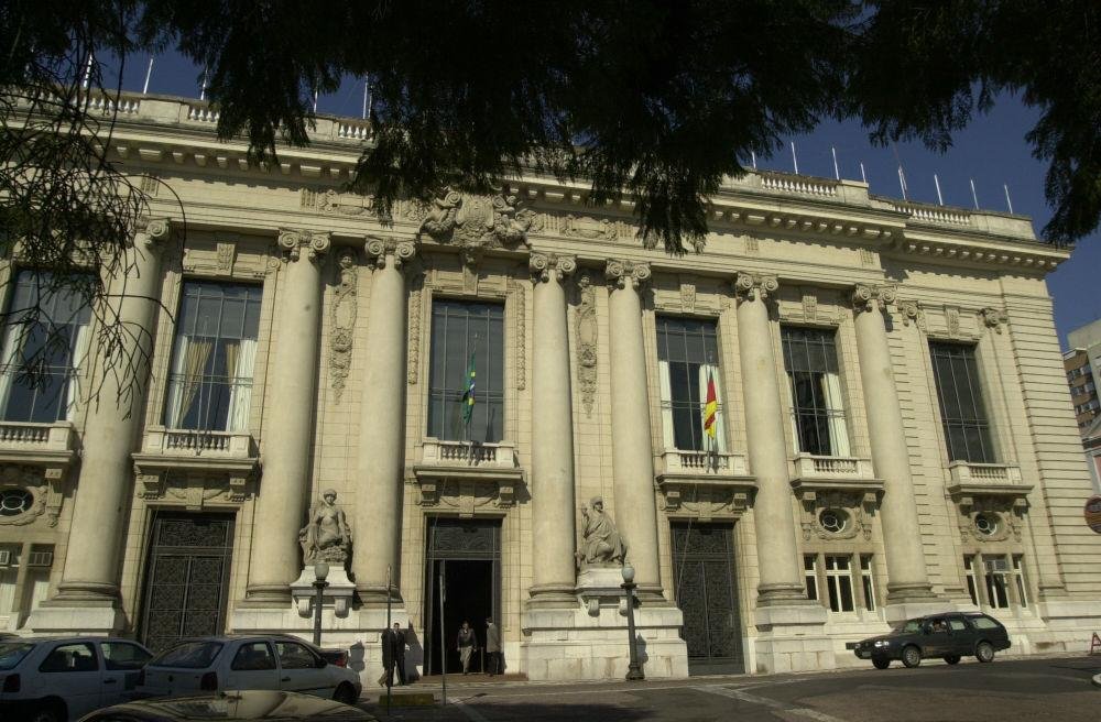 Pedido de vista do deputado Luiz Fernando Mainardi (PT) motivou a decis&atilde;o