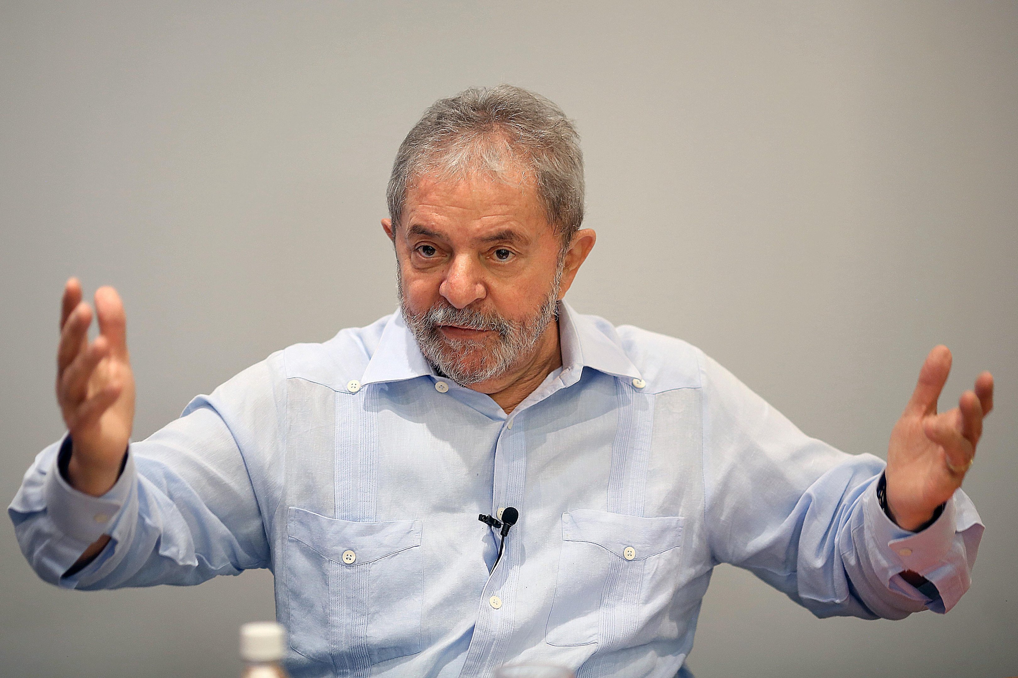 Pol&iacute;tico busca respostas sobre poss&iacute;vel quebra ilegal de sigilo dos dados banc&aacute;rios por revista