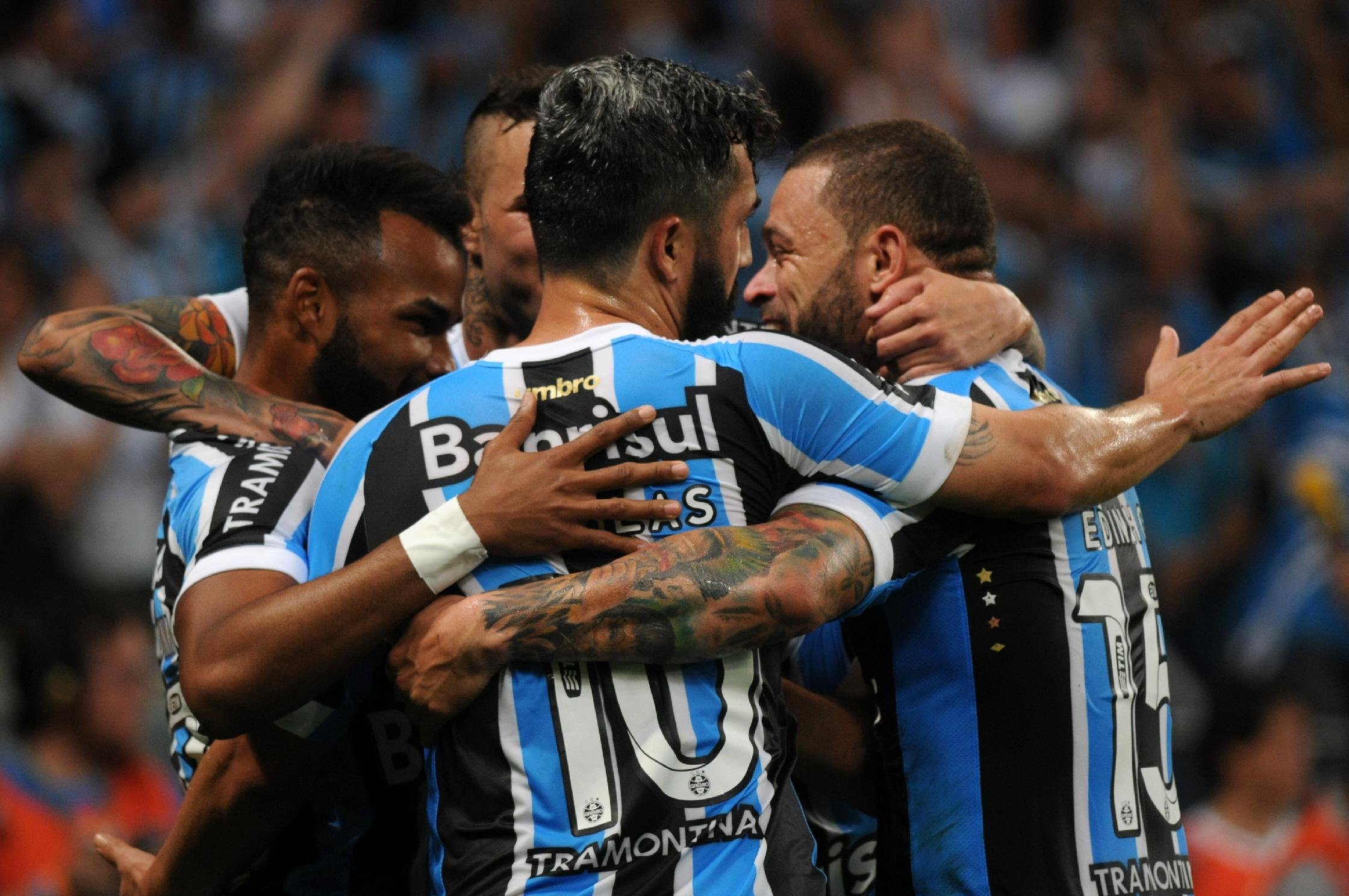 Gr&ecirc;mio encara Coritiba e tenta ampliar boa fase na Copa do Brasil 