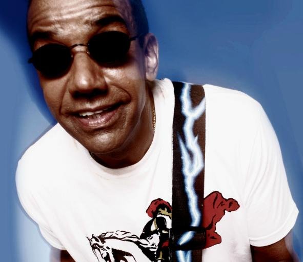 Jorge Ben Jor est&aacute; acostumado a lotar teatros em Porto Alegre