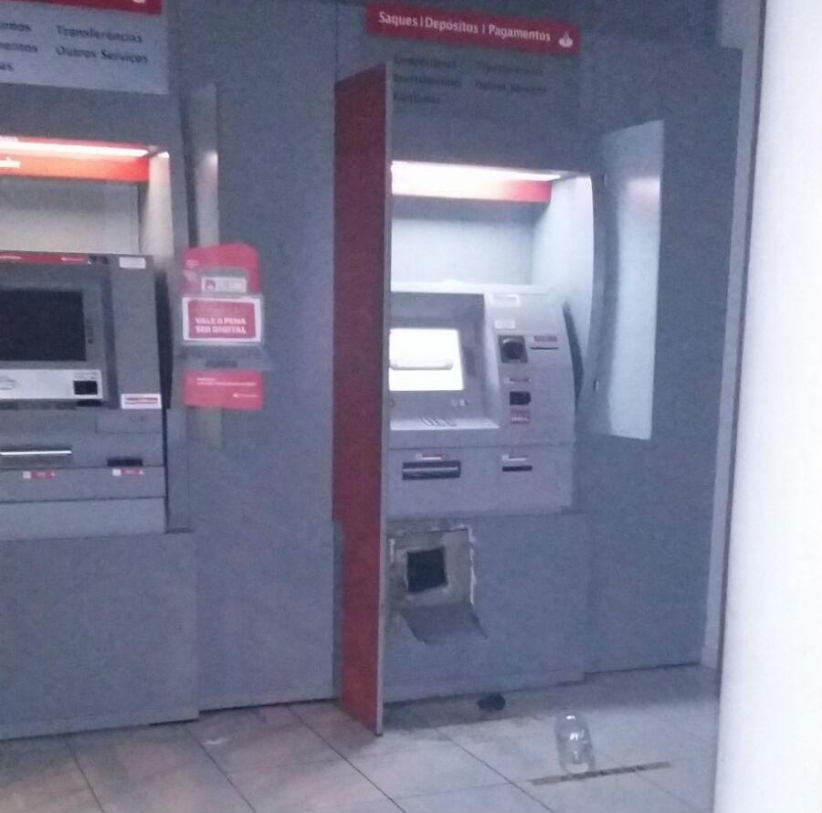 Ag&ecirc;ncia banc&aacute;ria &eacute; alvo de ataque em Taquara 