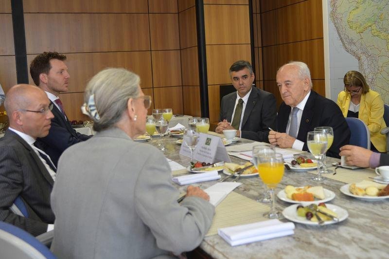 Ministro do Trabalho n&atilde;o quis projetar se saldo ser&aacute; positivo ou negativo