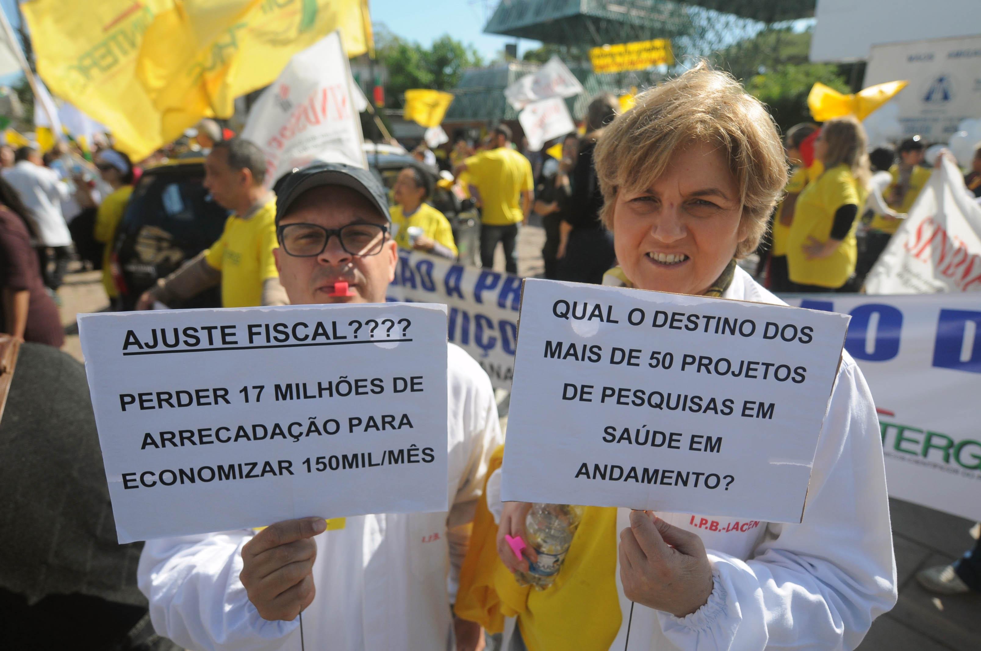 Servidores contestam pacote de ajuste fiscal