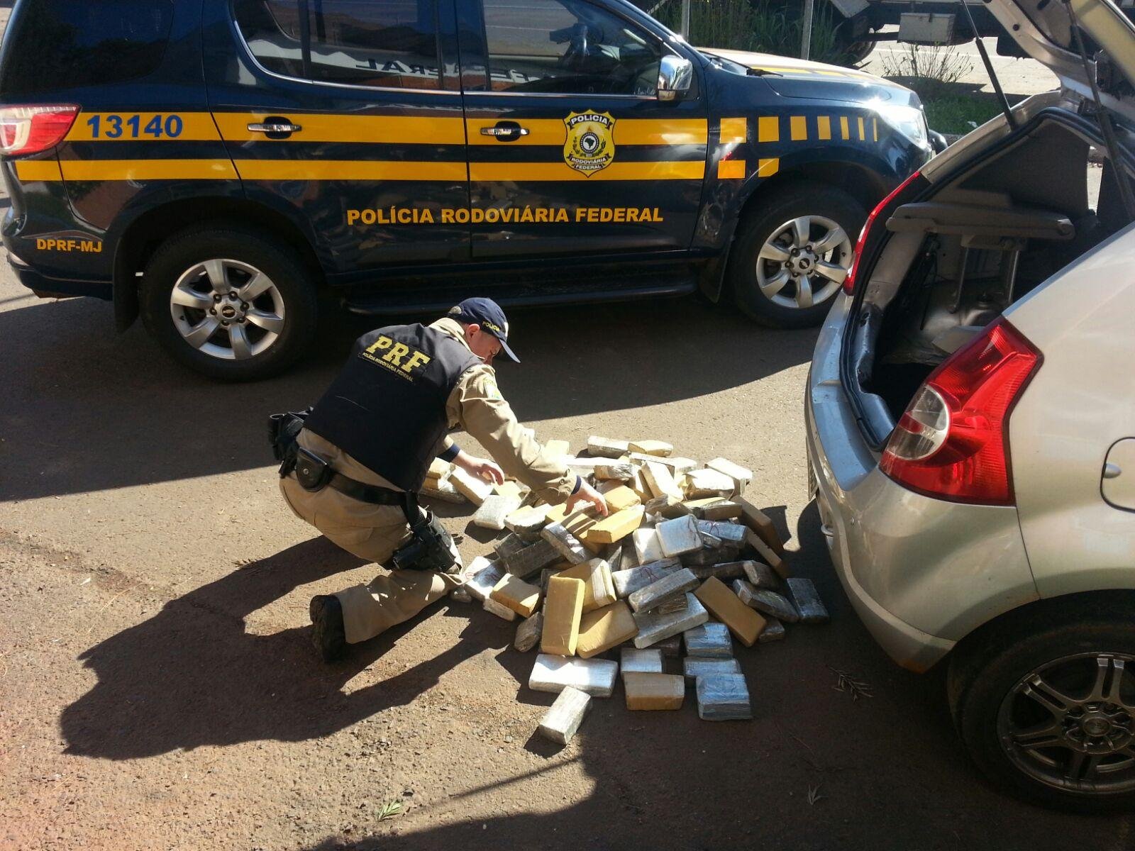 PRF apreende 73 kg de maconha em Lajeado