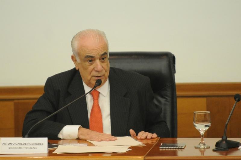 Ministro dos Transportes garante trecho da Ferrovia Norte-Sul no RS