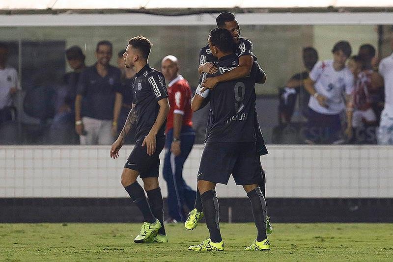 Santos goleou Ava&iacute; na Vila Belmiro