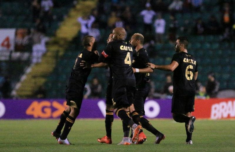 Figueirense bateu Sport de virada no s&aacute;bado