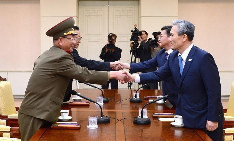 L&iacute;deres dos dois pa&iacute;ses se reuniram para negocia&ccedil;&otilde;es contra uma crise militar