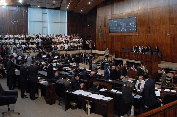 Assembleia Legislativa faz pente-fino em sal&aacute;rios