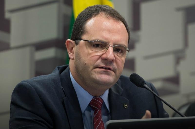 Ministro do Planejamento, Nelson Barbosa, anunciou corte de minist&eacute;rios 