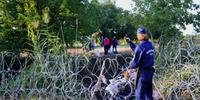 Sérvia e Macedônia pedem resposta europeia à crise dos migrantes