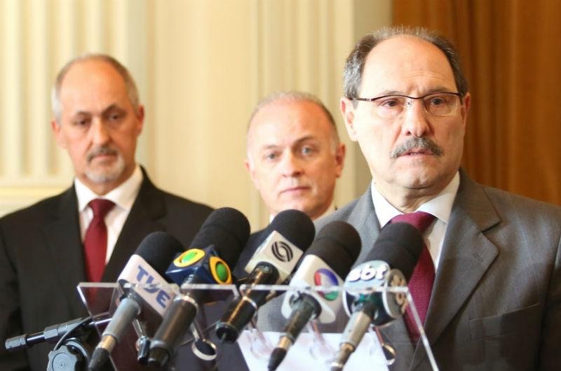 RS ingressar&aacute; com a&ccedil;&atilde;o para rever contrato da d&iacute;vida com a Uni&atilde;o
