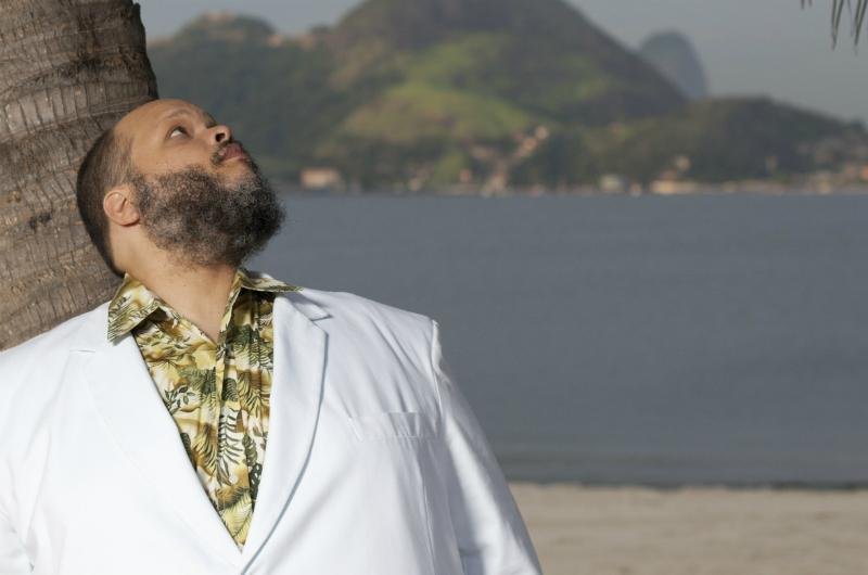 Ed Motta se apresenta em Porto Alegre nesta sexta 