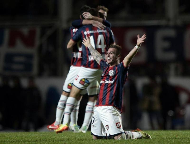 Empres&aacute;rio teria enviado uma carta de inten&ccedil;&atilde;o ao clube argentino