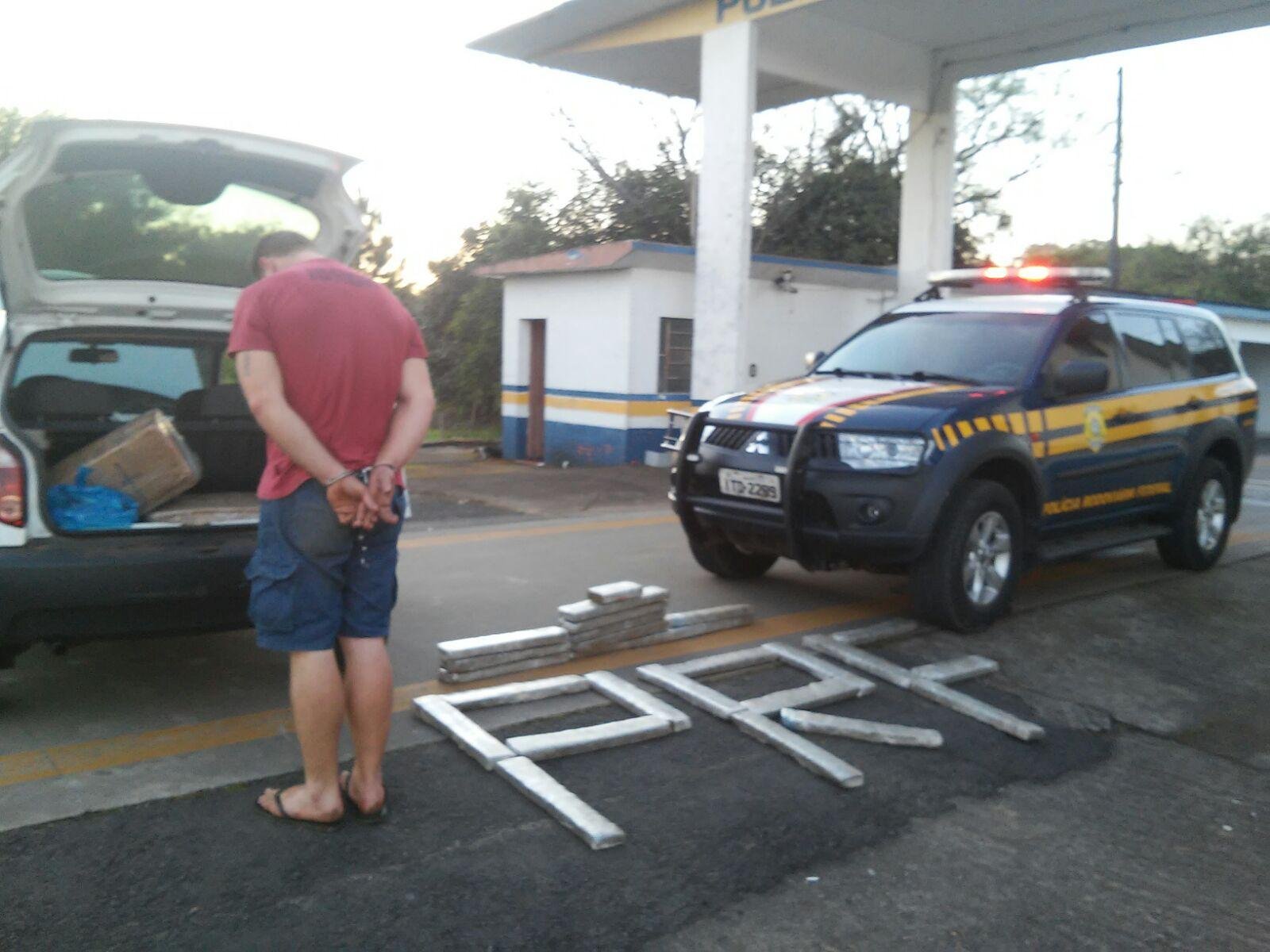 PRF prende homem com aproximadamente 44 kg de maconha