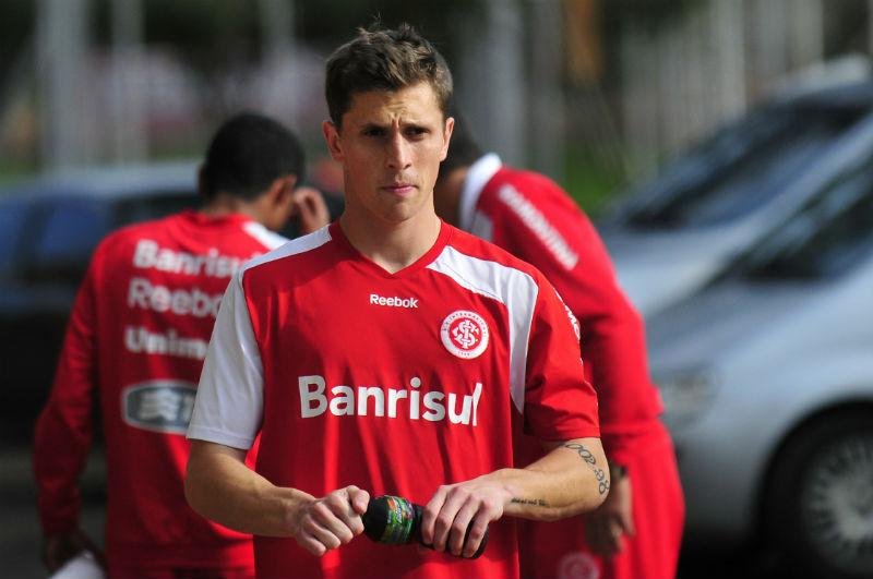 Z&eacute; M&aacute;rio passar&aacute; por cirurgia e desfalca Inter 