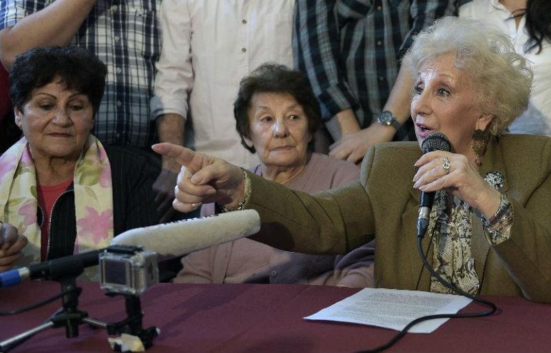 Av&oacute;s da Pra&ccedil;a de Maio achaaram mais uma neta roubada pela ditadura argentina