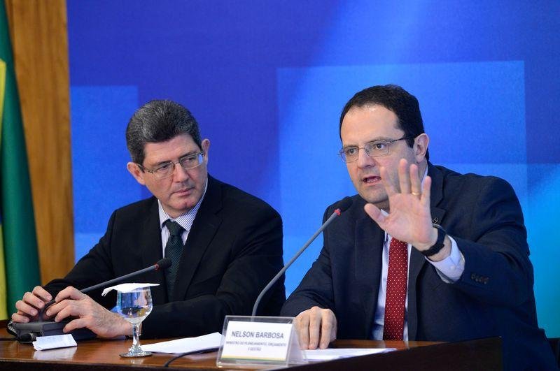 Ministros entregam Or&ccedil;amento 2016 com previs&atilde;o de d&eacute;ficit de R$ 30,5 bilh&otilde;es