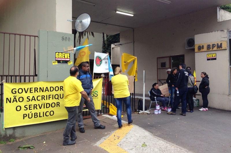 De acordo com o sargento, a cidade est&aacute; sem policiamento no momento