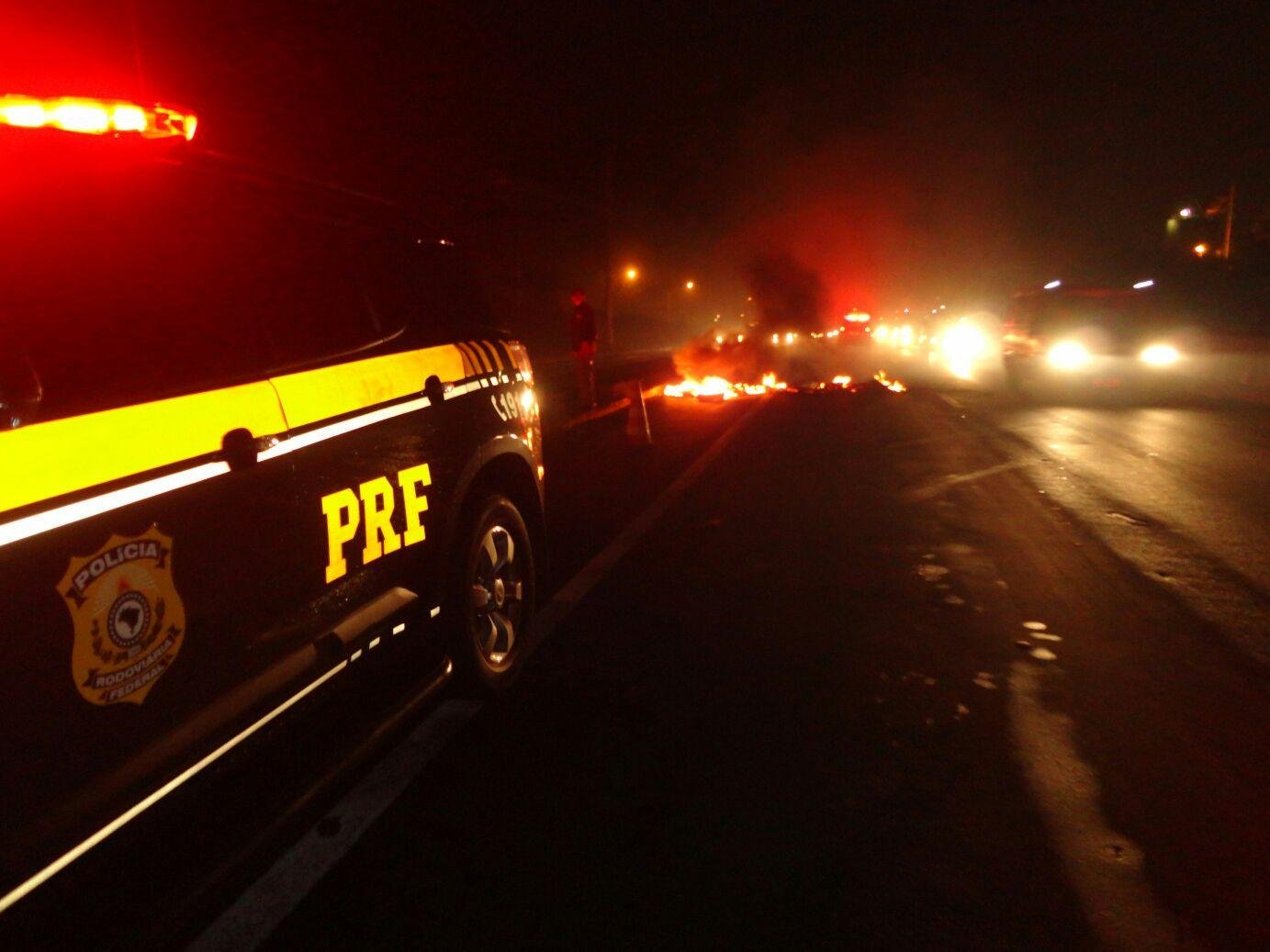 Farda semelhante &agrave; usada pela BM foi encontrada no local