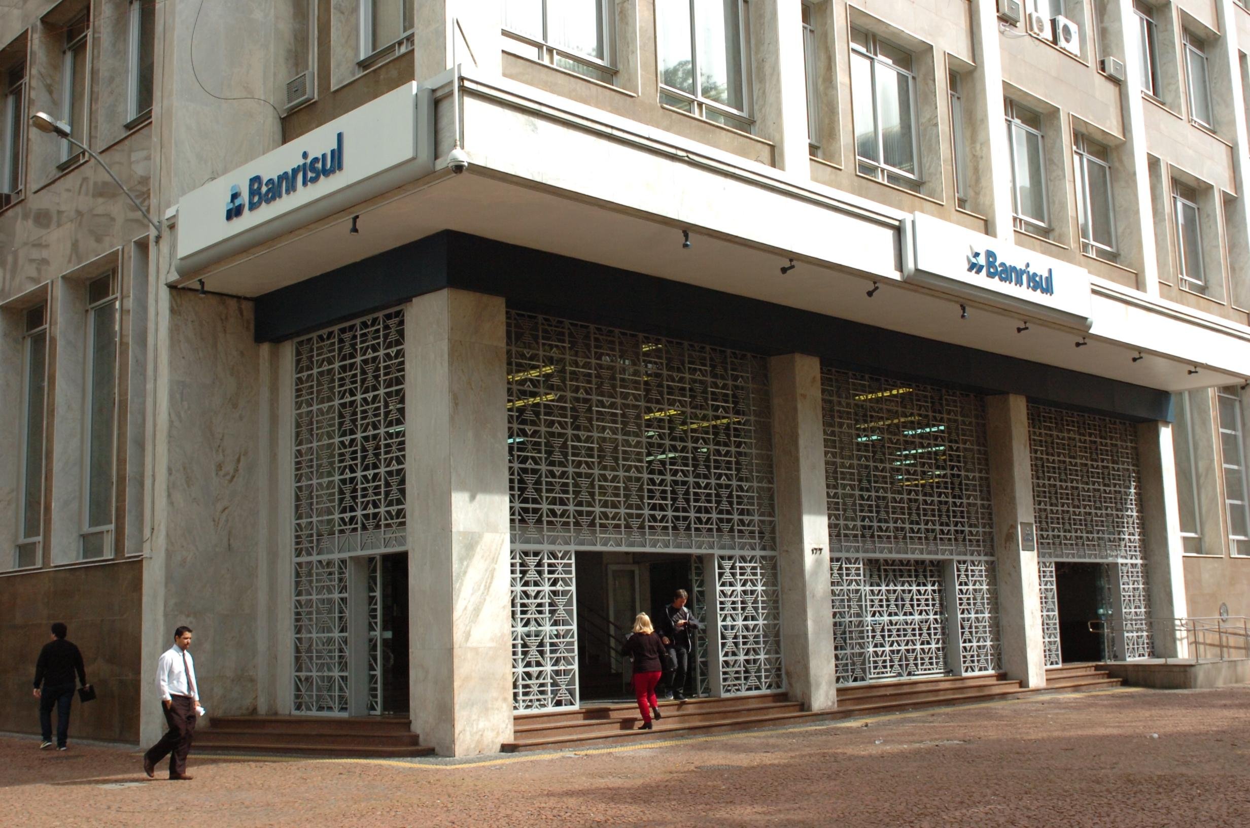 Fixada multa de R$ 100 mil por banco que descumprir liminar