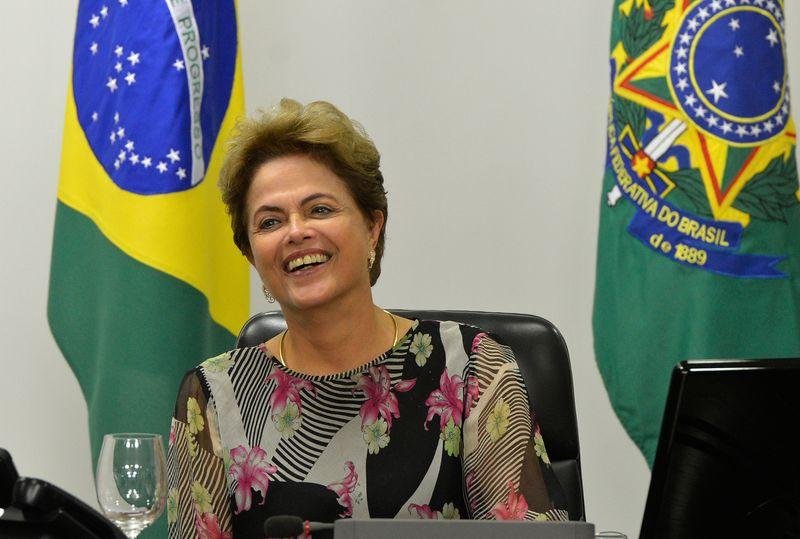 Dilma enfatiza import&acirc;ncia da educa&ccedil;&atilde;o profissional durante premia&ccedil;&atilde;o