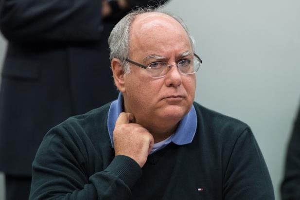 Ex-diretor de Servi&ccedil;os da Petrobras permanece em sil&ecirc;ncio, alegando orienta&ccedil;&atilde;o de seus advogados