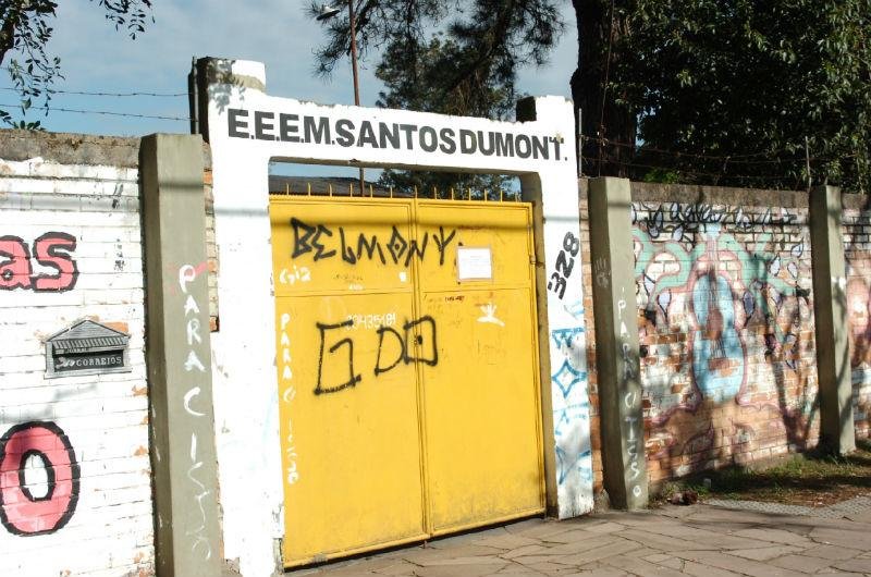 Escola Estadual de Ensino M&eacute;dio Santos Dumont, na Vila Assun&ccedil;&atilde;o, segue sem aulas