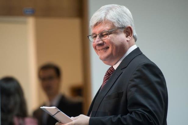 Janot pede mais prazo para concluir inqu&eacute;ritos contra parlamentares na Lava Jato