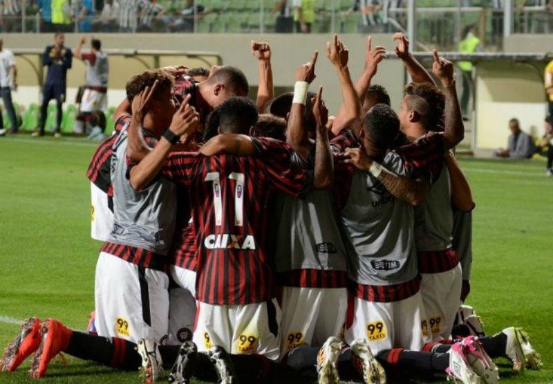Com a vit&oacute;ria, paranaenses foi a 36 pontos, no G4, &agrave; frente do S&atilde;o Paulo