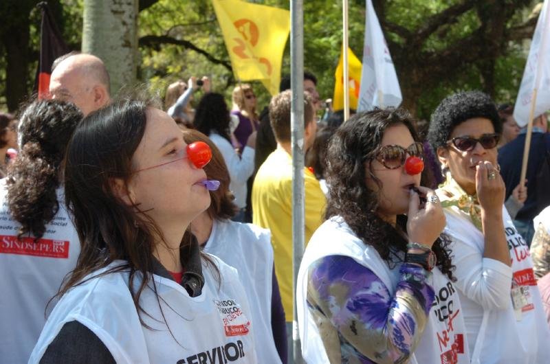 Paralisa&ccedil;&atilde;o dos servidores p&uacute;blicos ga&uacute;chos n&atilde;o vai terminar nesta quinta-feira