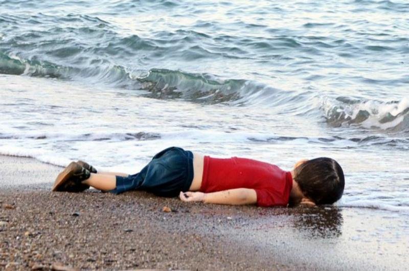 Aylan, de tr&ecirc;s anos de idade, se afogou na quarta-feira