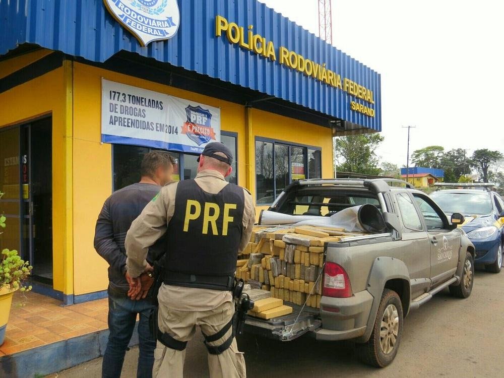 Homem, de 22 anos, foi preso por tr&aacute;fico de drogas e recepta&ccedil;&atilde;o