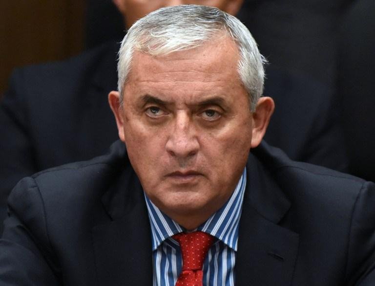 Otto P&eacute;rez &eacute; acusado de liderar esquema de corrup&ccedil;&atilde;o e deve permanecer em quartel por risco de fuga 