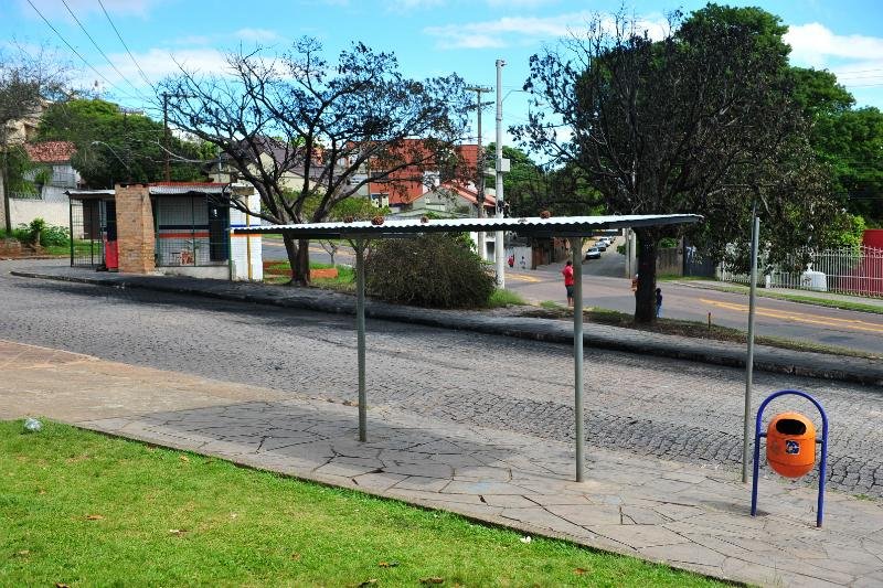 STS afirma que n&atilde;o h&aacute; seguran&ccedil;a para a circula&ccedil;&atilde;o de &ocirc;nibus