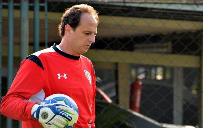 Ceni tenta se recuperar de les&atilde;o para enfrentar o Inter