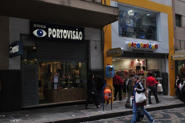 Algumas lojas fecharam as portas com medo de arrast&otilde;es na tarde de sexta